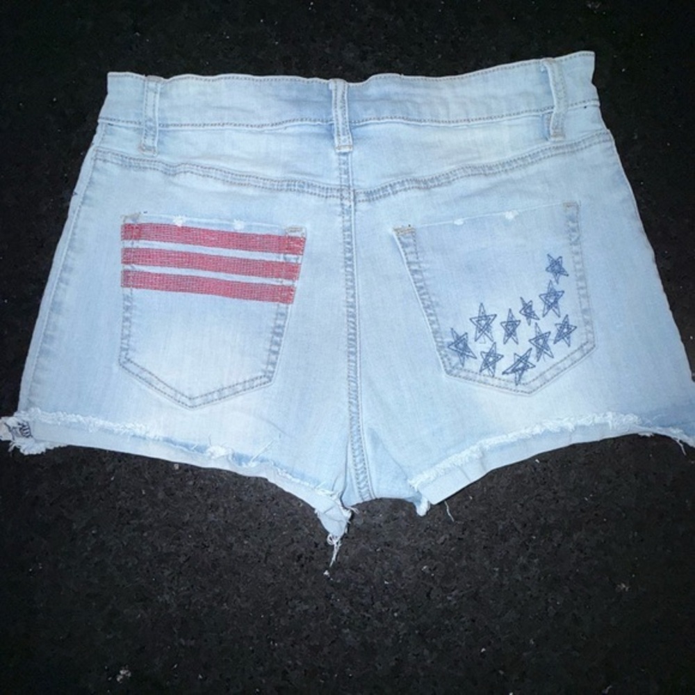 Indigo Rein Light Blue Jean Shorts with Star and Stripe Accents Sz 11/31